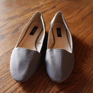 Urban BDG size 6 grey flats